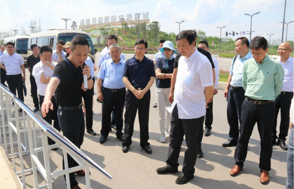 市委常委、秘書長茍正禮陪同華僑城董事長一行調研天府奧體公園